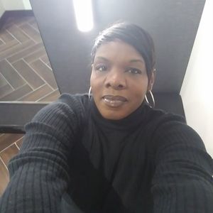 Meet your Posher, Dee